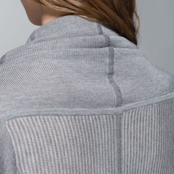 🏷️ SOLD • 𝅺LULULEMON • Iconic Wrap Sweater in Heathered Medium Grey • 6 - Picture 5 of 16